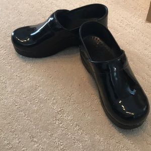 Dansco patent leather clogs